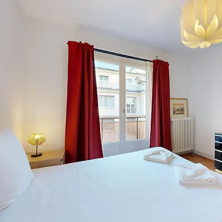 Bright Flat In The Heart Of Лозанна