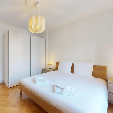 Bright Flat In The Heart Of *