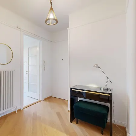 Bright Flat In The Heart Of * Лозанна