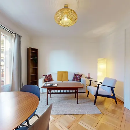 Bright Flat In The Heart Of Апартаменти Лозанна