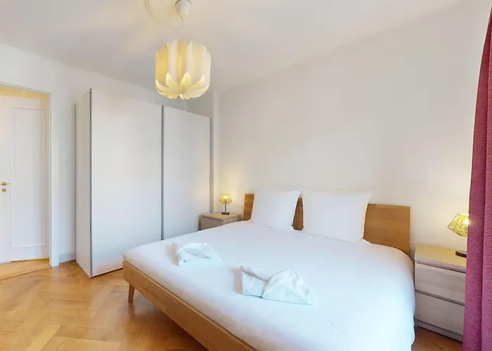 Bright Flat In The Heart Of *