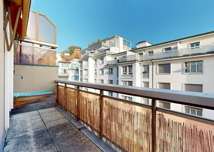 Апартаменты Bright Flat In The Heart Of Лозанна