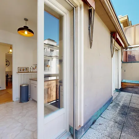 Bright Flat In The Heart Of *